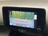 【バックカメラ】駐車時に後方がリアルタイム映像で確認できます。大型商業施設や立体駐車場での駐車時や、夜間のバック時に大活躍!運転スキルに関わらず、今や必須となった装備のひとつです!
