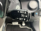 アクセルを踏まなくても設定した速度で走行可能なオートクルーズコントロールを装備しています!ロングドライブでも運転が楽になります。ブレーキやシフト操作でも解除可能です!