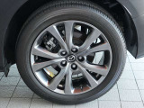 マツダ純正215/55R18インチアルミホイール付きで見た目もグッド!