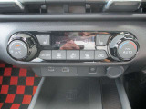 ★オートエアコン★温度設定だけで車がいつも快適に自動調整します♪風量や吹き出し口も自動で行われます。もちろんお好みの設定にも調整可能です♪