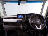 【ルームクリーニング】せっかく乗るならピカピカの車がいいですよね!当店は、他社では省きがちな細部に至るまで、徹底した清掃を行っております。