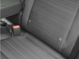 ◆ISOFIX◆シートベルトいらずでチャイルドシートと固定金具を連結するだけでがっちり固定できます。