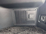 ラゲージルーム右側にアクセサリーコンセント(AC100V・1500W)を装備。