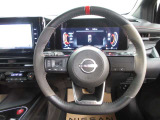 運転が楽しくなる明るく開放的な運転席まわりです。