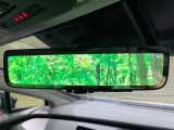 【デジタルインナーミラー】後席の大きな荷物や同乗者で後方が確認しづらい時でも安心!カメラが撮影した車両後方の映像をルームミラー内に表示。クリアな視界で状況の確認が可能です!