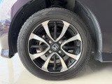 純正アルミホイールです。タイヤサイズは、155/65R14です。