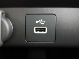 USBジャックが付いております。