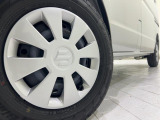 ご納車前にはプロの整備士が点検を行い、交換の必要がある部品は交換してからご納車いたします。また、その後の点検・整備・車検等も当社にお任せください。