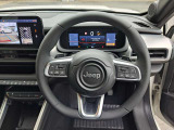 革巻きのステアリングハンドル!JEEPロゴがおしゃれでかわいいです。