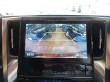 バックガイドモニターで、後方を確認しながら安心して駐車することができます。運転初心者も熟練者も必須の機能ですよ!