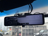 【デジタルインナーミラー】後席の大きな荷物や同乗者で後方が確認しづらい時でも安心!カメラが撮影した車両後方の映像をルームミラー内に表示。クリアな視界で状況の確認が可能です!