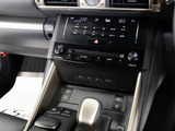 ★使いやすさや安全性を追求したステアリング周り!高級車ゆえにスイッチ類が多いのも特徴ですね!考え尽くされた配置ですぐに使いこなす事が出来ますのでご安心下さい!是非、体感してみて下さい!!