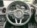 【純正革巻きステアリング】上質な革を使用することで、手にしっかり馴染みとても運転しやすいハンドルです♪