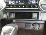 運転席、助手席ともにシートヒーター付きのお車になります!!寒い時期でもすぐにシートを温めてくれますよ♪