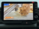 テレビ番組を画面で視聴できる装備です。停車中の休憩時間などに映像を楽しめるため、待ち時間も快適に過ごせます。見やすい画面で、日常のひとときに活用いただけます。