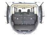 広々としたラゲージスペースを備えています。大きなものや長さのある荷物もしっかりと積み込めます。