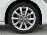 ■純正17inアルミホイール/輸入車専門・国産車専門・バイク専門メカニックも在中しておりますので、整備だけでも依頼したいというお客様へのニーズもお答えいたします!
