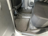 足元は広々♪しっかり内装ルームクリーニングを実施しています。車に自信があるからこそ、是非一度ご来店頂き見てもらえると幸いです。