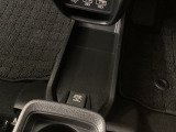 ドライブのサポート、車内の収納スペースも充実してます♪