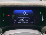 スピードメーターはこちら!すっきりとしたデザインで、昼間でも夜間でも見やすい設計になっています。