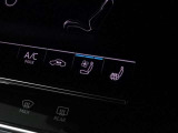 風量調整機能付きのベンチレーションがフロントシートに装備されていますので、夏場のレザーシートでもひんやり快適にロングドライブが楽しめます。