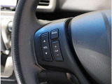 オーディオリモートコントロールスイッチ   ステアリング左に付いているスイッチで、オーディオ/ビジュアルの基本的な操作を行うことができます。