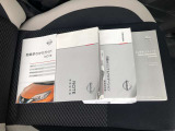 取扱説明書、保証書もナビの分含めて付属しています。