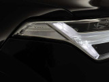ヘッドライトの内側にVOLVOのロゴ入り