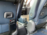 運転席・助手席シートの背もたれ部にUSB充電ポートがございます。