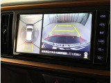 パノラミックビューモニター付きです。車両を上から見たような映像をディスプレイオーディオ画面に表示。運転席からの目視だけでは見にくい、車両周辺の状況をリアルタイムでしっかり確認できます。