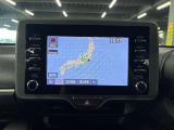 ディスプレイオーディオやカーナビは、現代のドライブにおいて欠かせない装備のひとつです。初めての場所でも迷いにくく、快適なルート案内で運転をサポートします。移動中のエンターテインメント性も高まります。