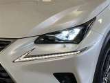 LEDヘッドライトです。デザイン性がよくとても明るいので、夜間の走行や悪天候でも安心です。しかも長寿命!