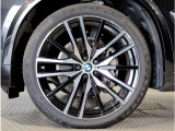 BMW純正アルミホイールです。納車時にはアルミホイールコーティングも承っております!是非ご検討下さいませ。