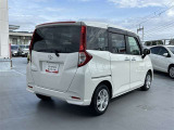 車両前後の障害物を検知して警告する「コーナーセンサー」を搭載。狭い駐車場や車庫入れも安心です。