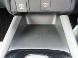 小物や車検証を入れるスペースがあります!!
