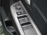 ◆パワーウィンドウスイッチ◆運転席から全席の窓の開閉操作を行うことが出来いつでも換気ができます!