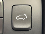 【パワーバックドア】スマートキーや運転席のボタンを押すだけでリアゲートが自動で開閉します!荷物を持っている時や、高い位置にあるバックドアを閉める際に便利な機能です♪