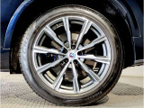 BMW純正アルミホイールです。納車時にはアルミホイールコーティングも承っております!是非ご検討下さいませ。