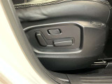パワーシート搭載。微妙な調整が手軽にでき、ピッタリなポジションで運転することが可能です。