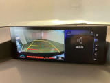 駐車時は、ガイドラインによりスムーズな駐車をサポートしてくれます。