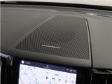 【harman/kardon】世界のオーディオファン垂涎のプレミアムサウンドシステムを搭載。原音に近い音場空間を忠実に再現。乗る人すべてに最良の音響体験を提供します。