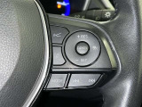 ステアリングスイッチ付き。前方から目を離すことなく操作することが可能です。