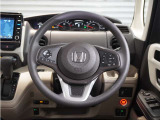 ◆ハンドル全体◆各種スイッチがハンドルから手を放さず操作できるので運転中でも楽に操作できます。