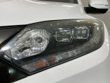 LEDヘッドライトは、点灯の瞬間から最大光量を発揮し、突然暗くなるトンネルなどでの安定感を高めます。