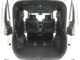 【シートアレンジ可能】ゆとりあるワイドな車内空間は、ドライブを始め買い物やレジャーなど、幅広く活躍します。一人でもみんなとでもお出かけを楽しみましょう!