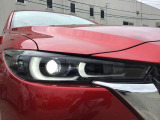 LEDヘッドランプ装備・消費電力が少なく明るいので夜間走行も安心して運転出来ます。