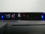 各操作スイッチは使いやすい位置に配置され、とっても見やすいメーターです。夜間時はラグジュアリーな気分にさせてくれる照明が魅力ですので、夜のドライブも楽しみになりますよ♪