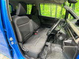 運転席まわりには十分なスペースがあり、大柄な方でもゆったり運転していただける環境です。