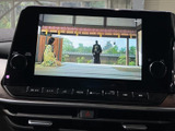 テレビ番組を画面で視聴できる装備を備えています。停車中の休憩時間などに映像を楽しめ、待ち時間を過ごす際にも活用しやすい便利な機能です。