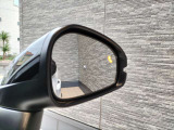 死角に車が来たらライトで教えてくれます!